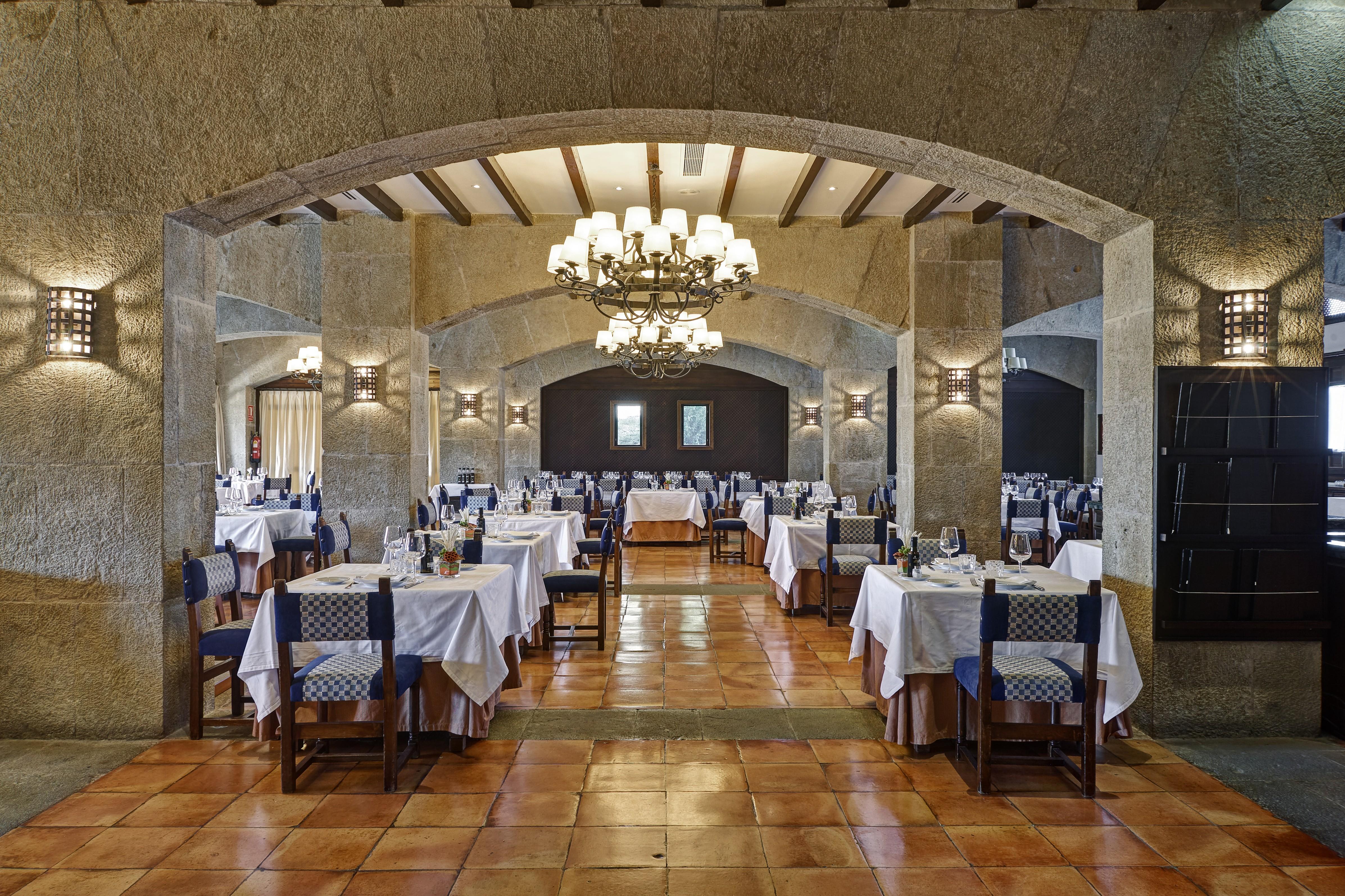 Parador De Sos Del Rey Catolico Bagian luar foto