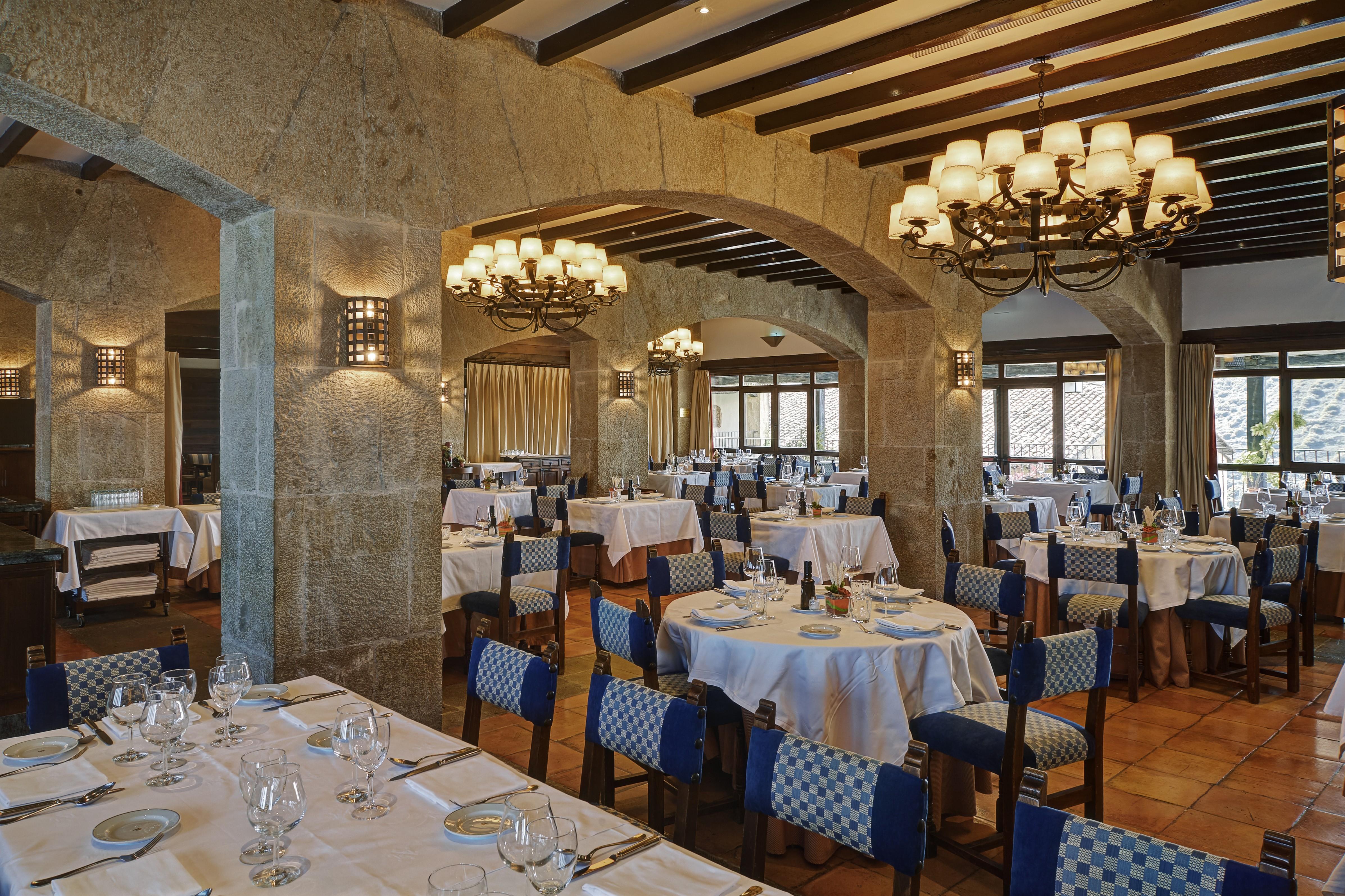 Parador De Sos Del Rey Catolico Bagian luar foto
