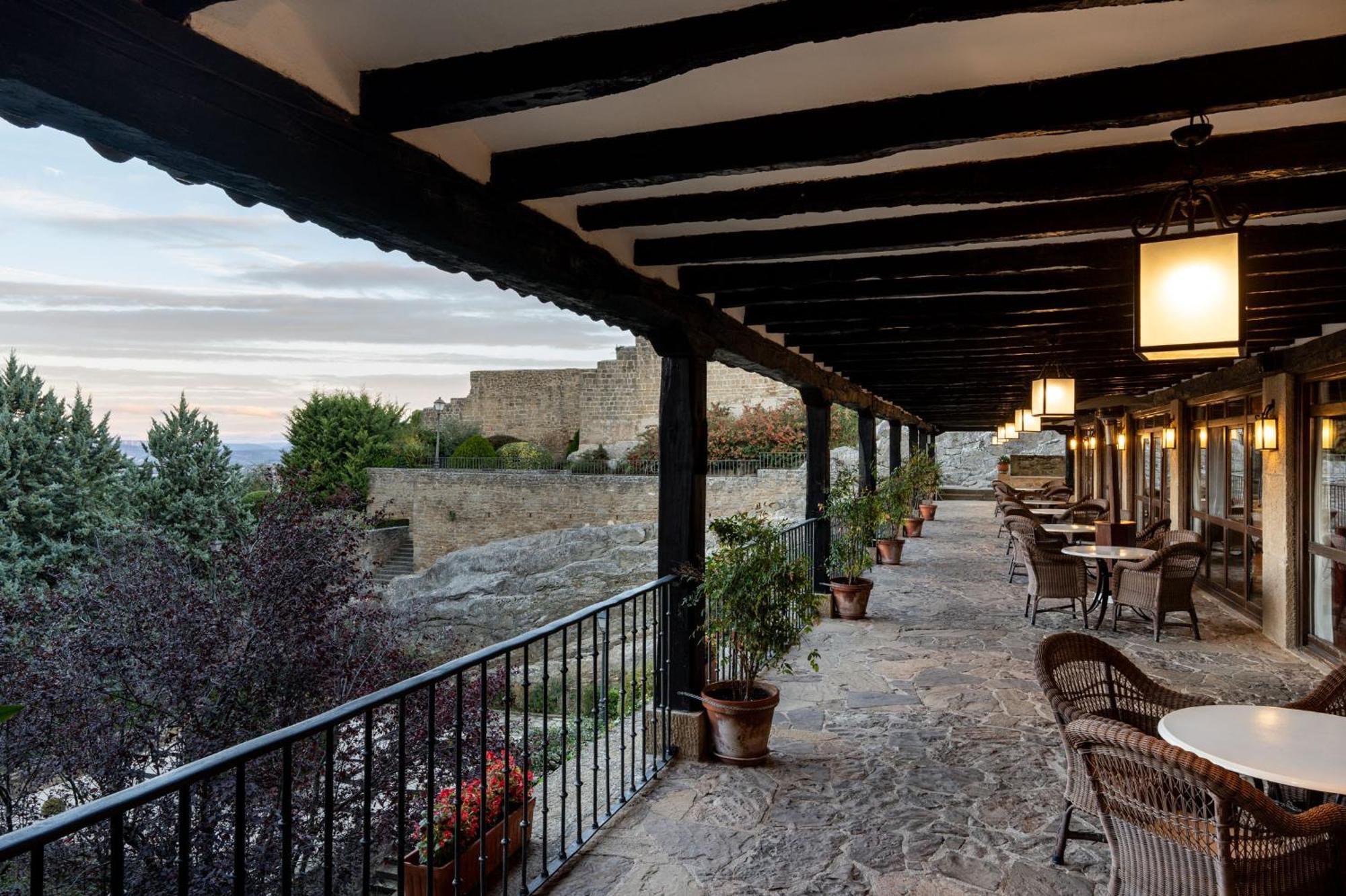 Parador De Sos Del Rey Catolico Bagian luar foto