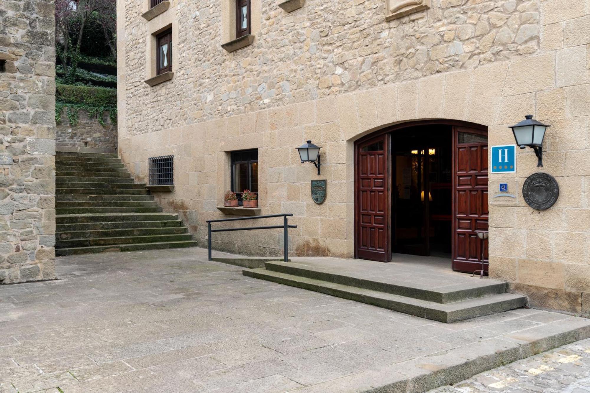 Parador De Sos Del Rey Catolico Bagian luar foto