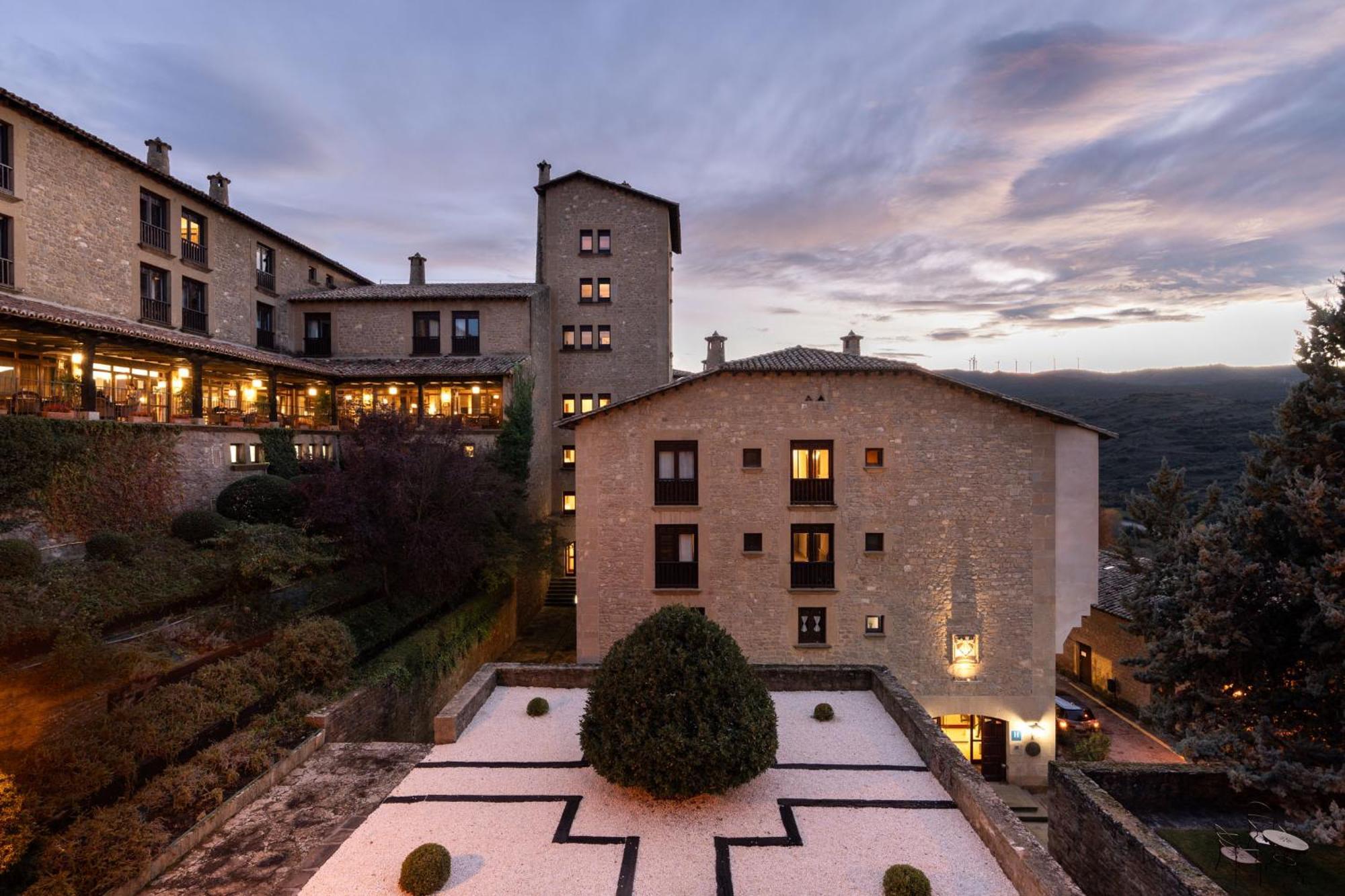 Parador De Sos Del Rey Catolico Bagian luar foto