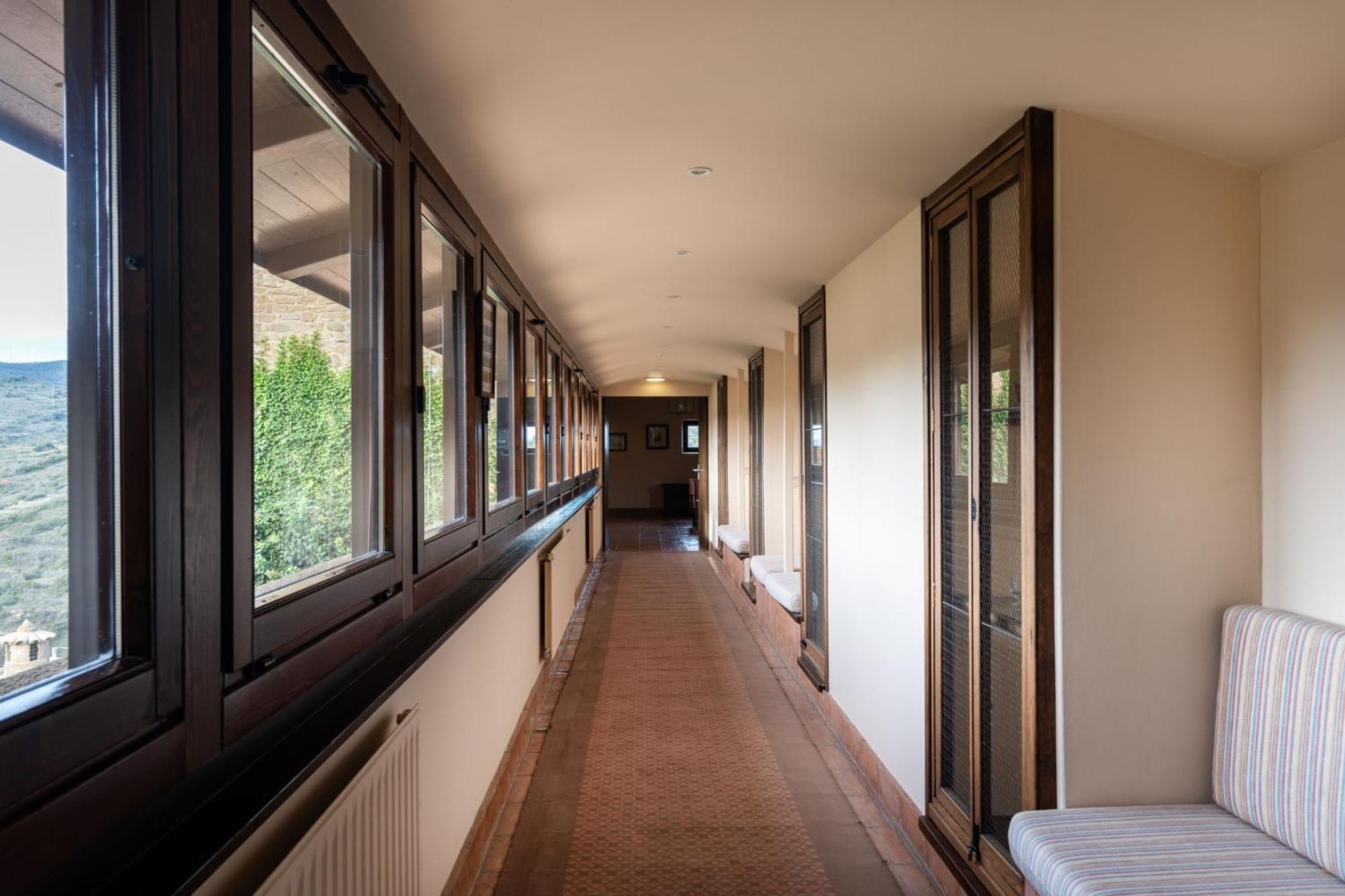 Parador De Sos Del Rey Catolico Bagian luar foto